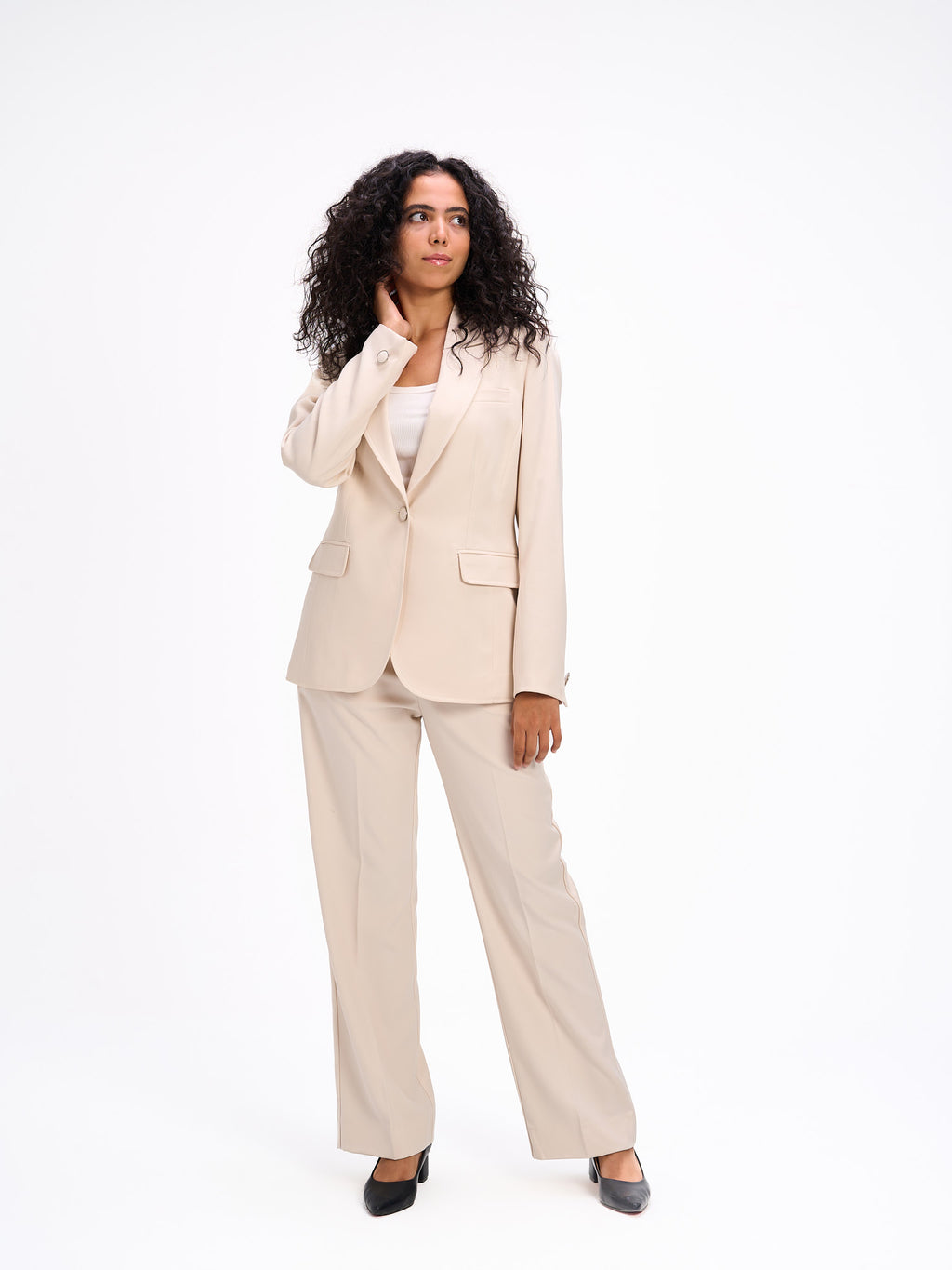 Elora beige suit