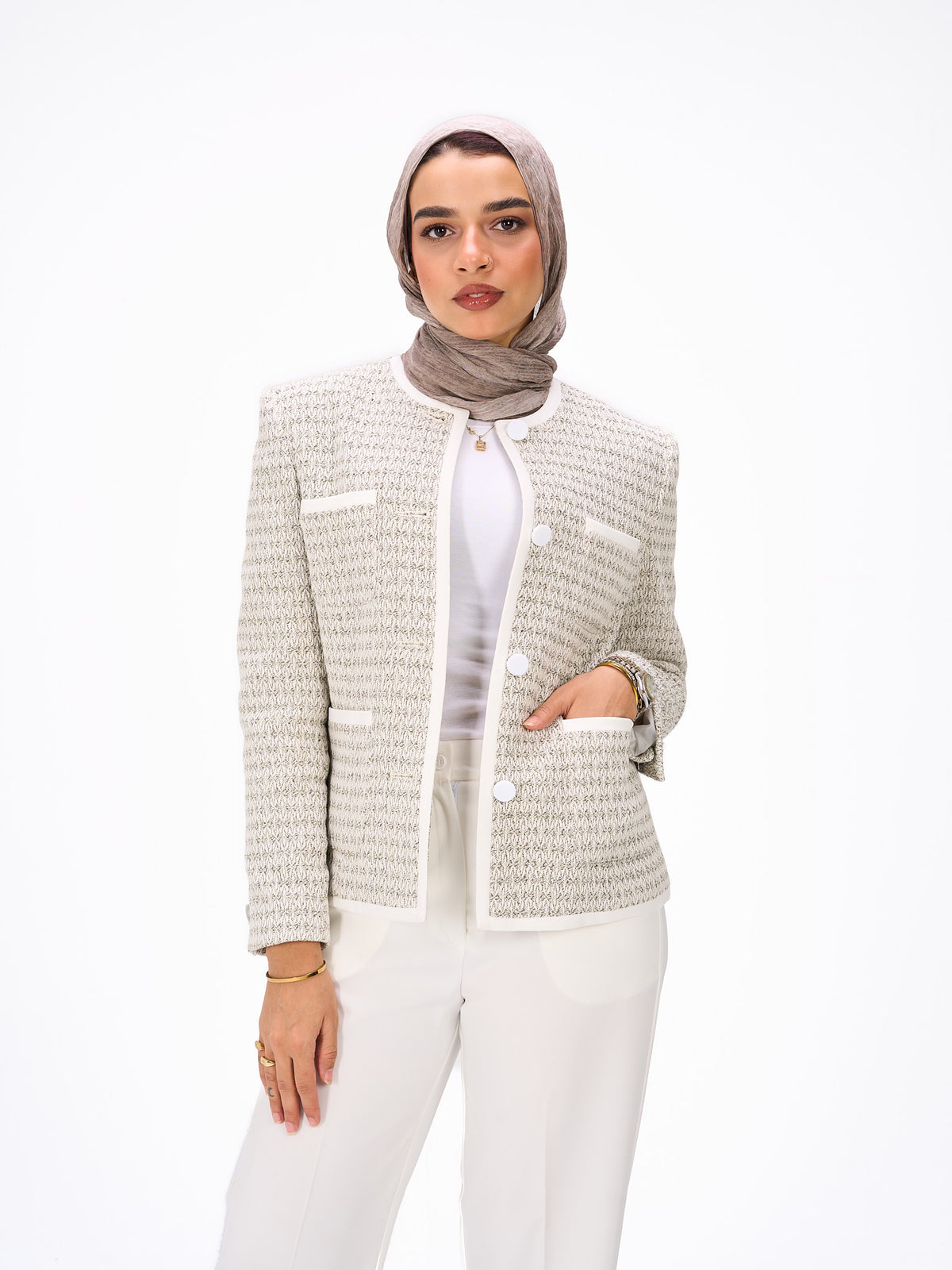 Collarless off white blazer