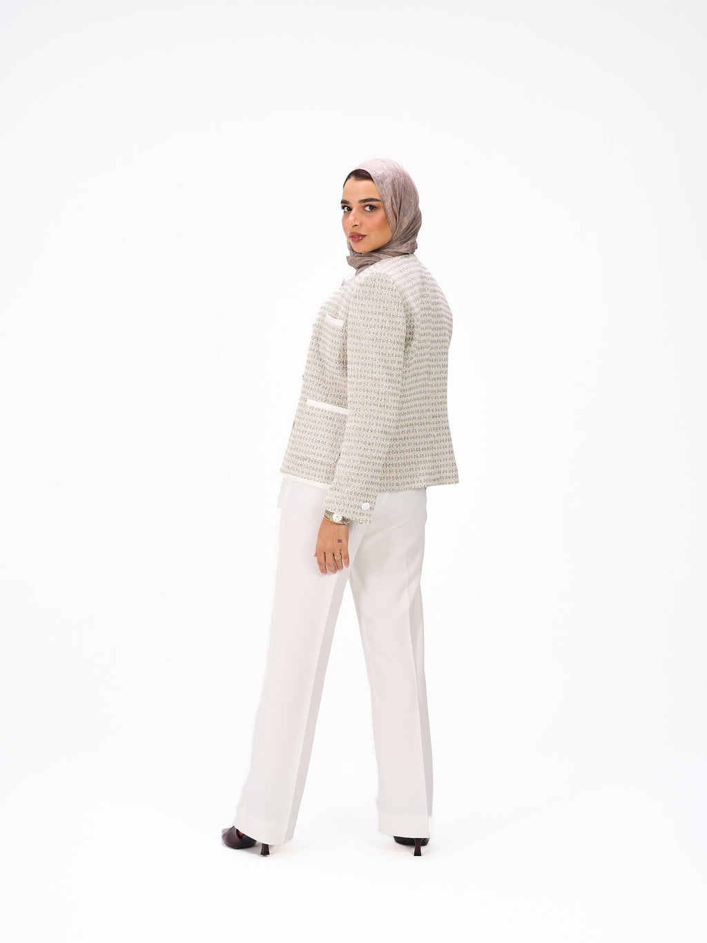 Collarless off white blazer