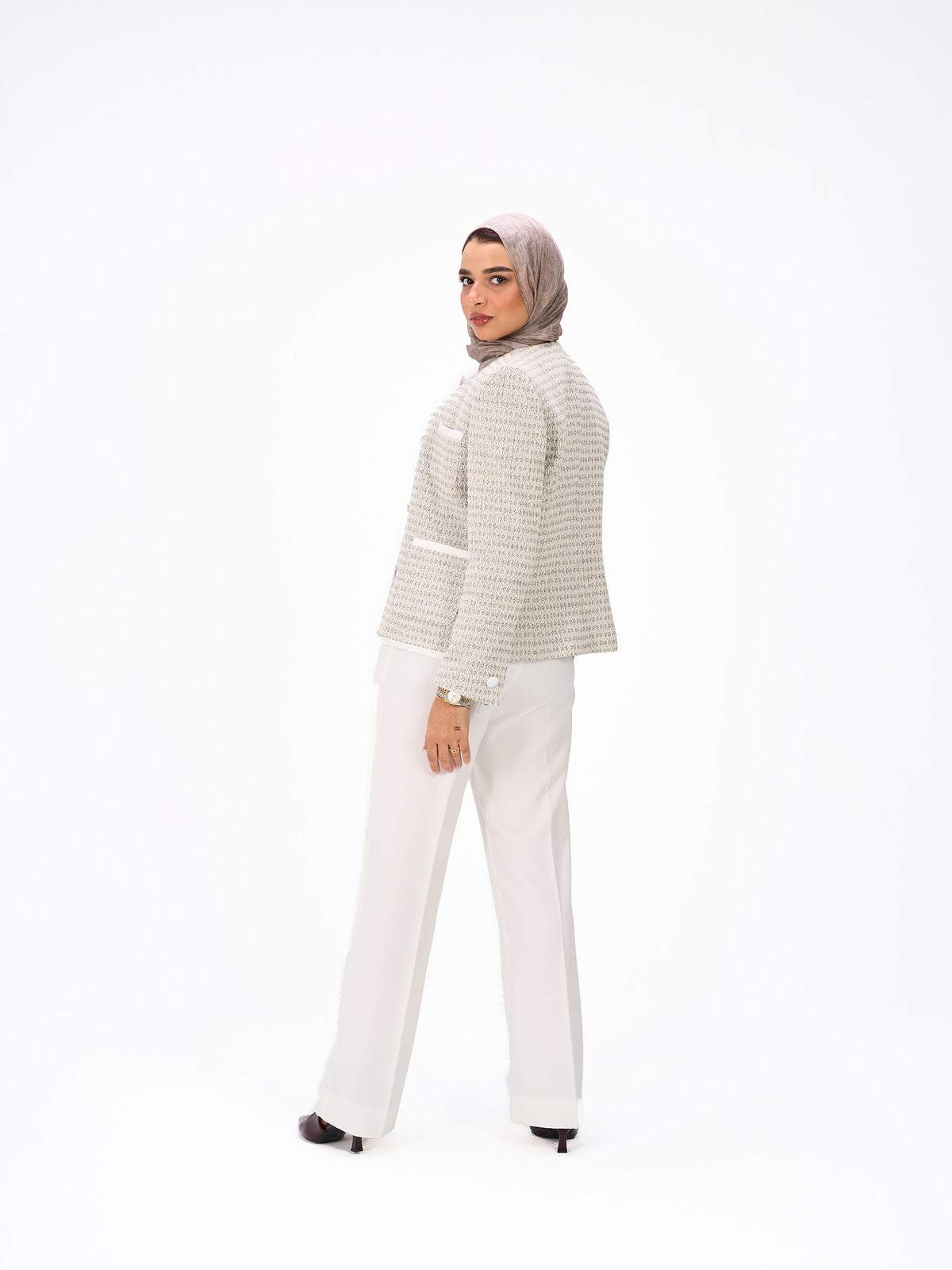 Collarless off white blazer