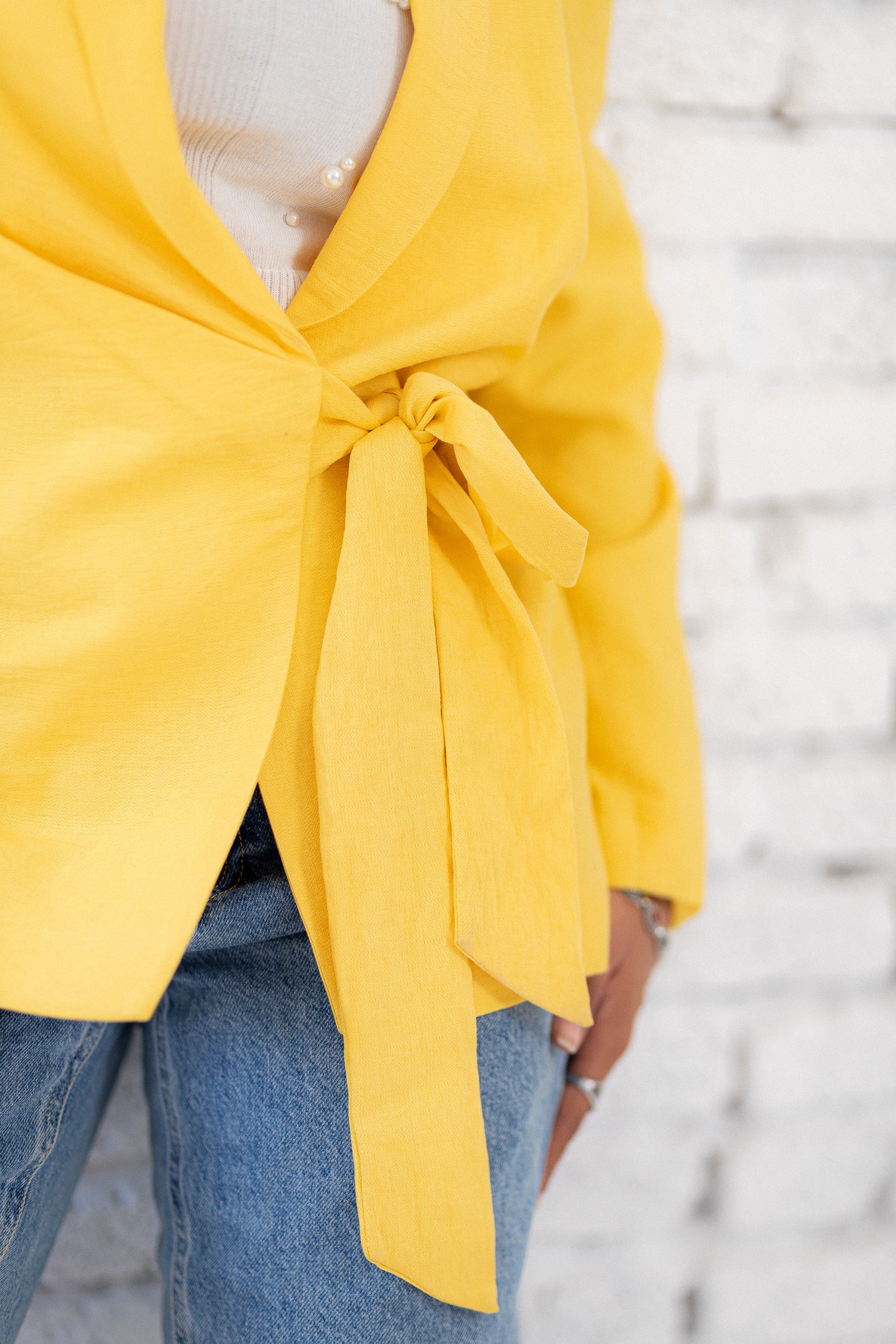 Linen belted yellow blazer